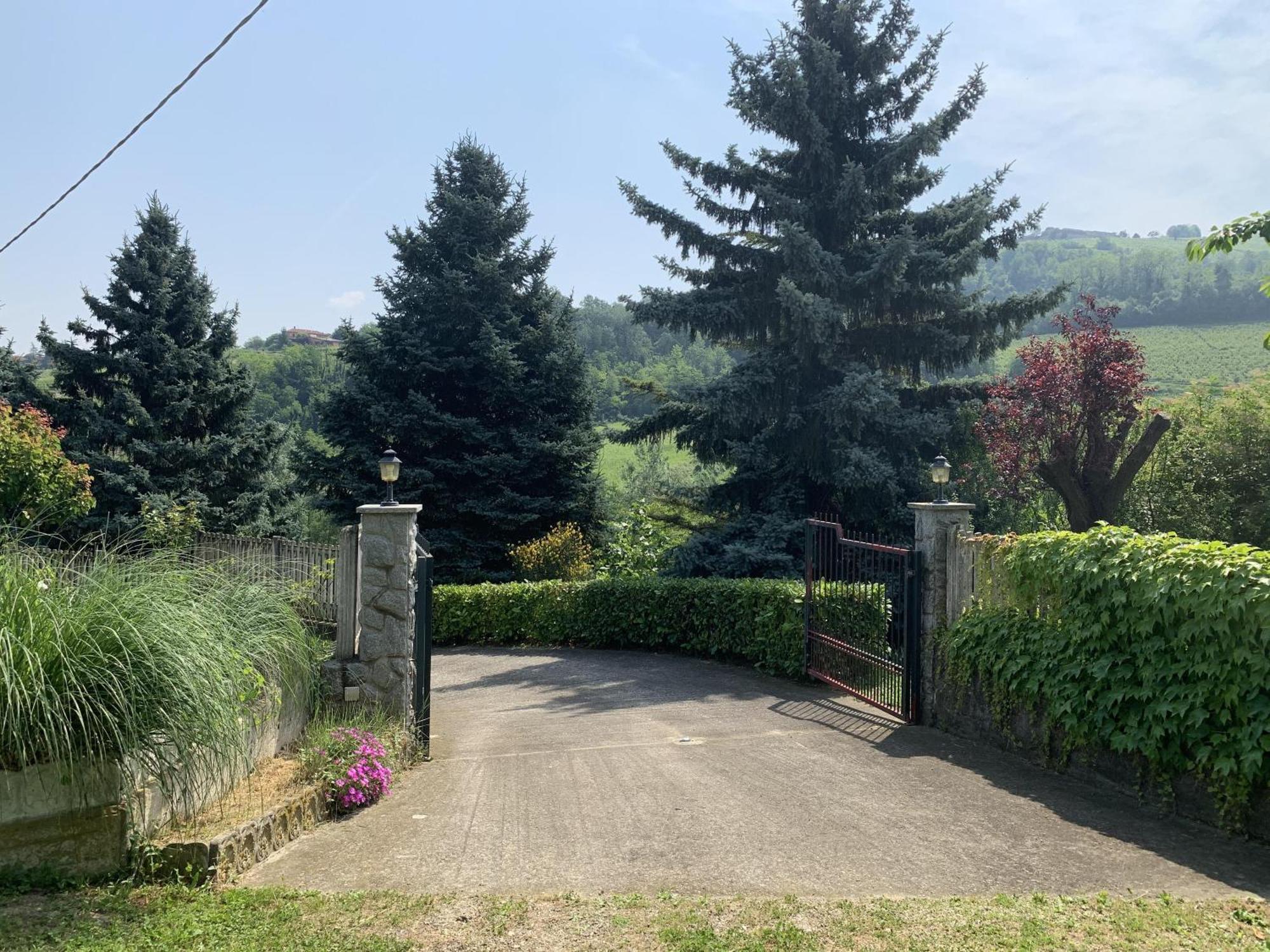 Ferienwohnung Bricco Nebbiolo Neviglie Exterior foto